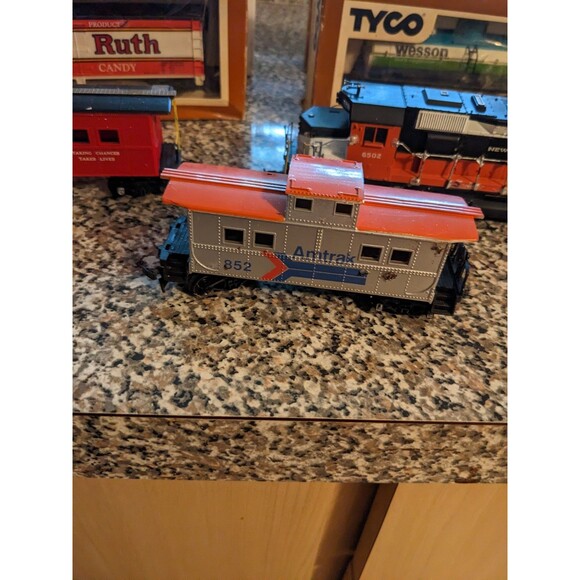 Vintage Tyco Trains lot of 7 Amtrak Baby Ruth Wesson In and Out of Box Condition - Picture 3 of 15